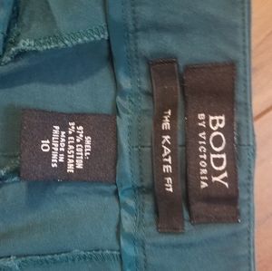 Body by Victoria dress pants size 10
Teal
